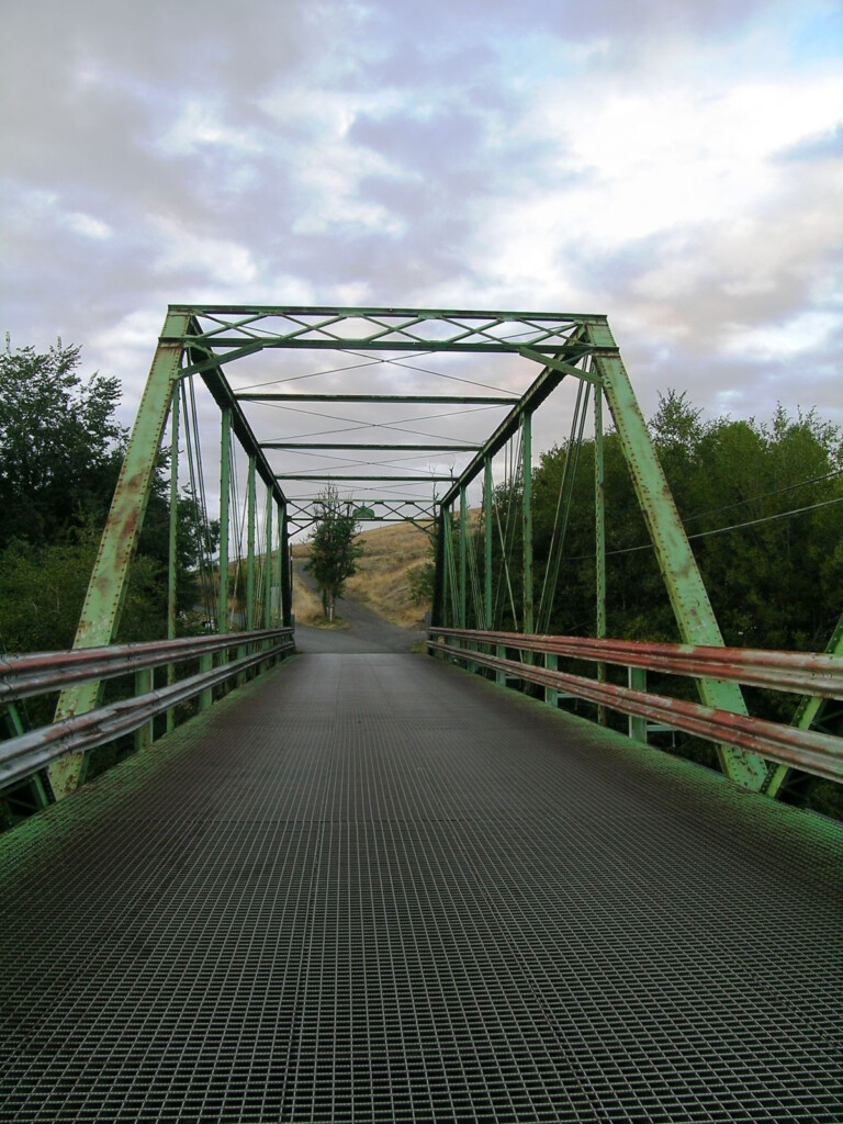 Bridgehunter SE 8th Street Bridge