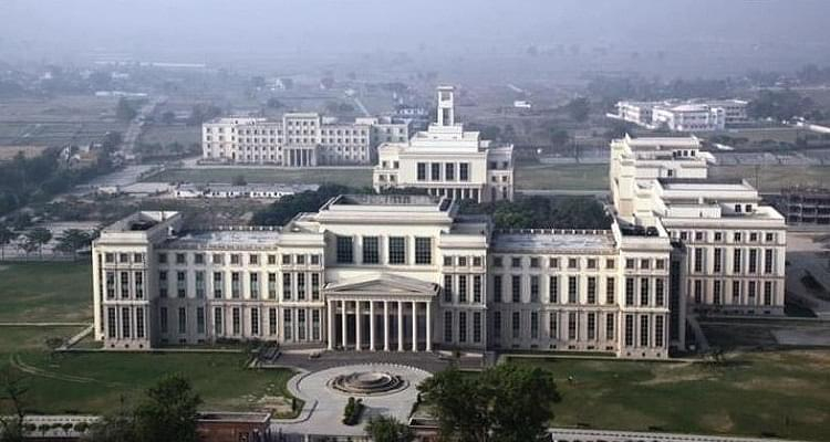 Amity University Lucknow Admissions Contact Website Facilities 