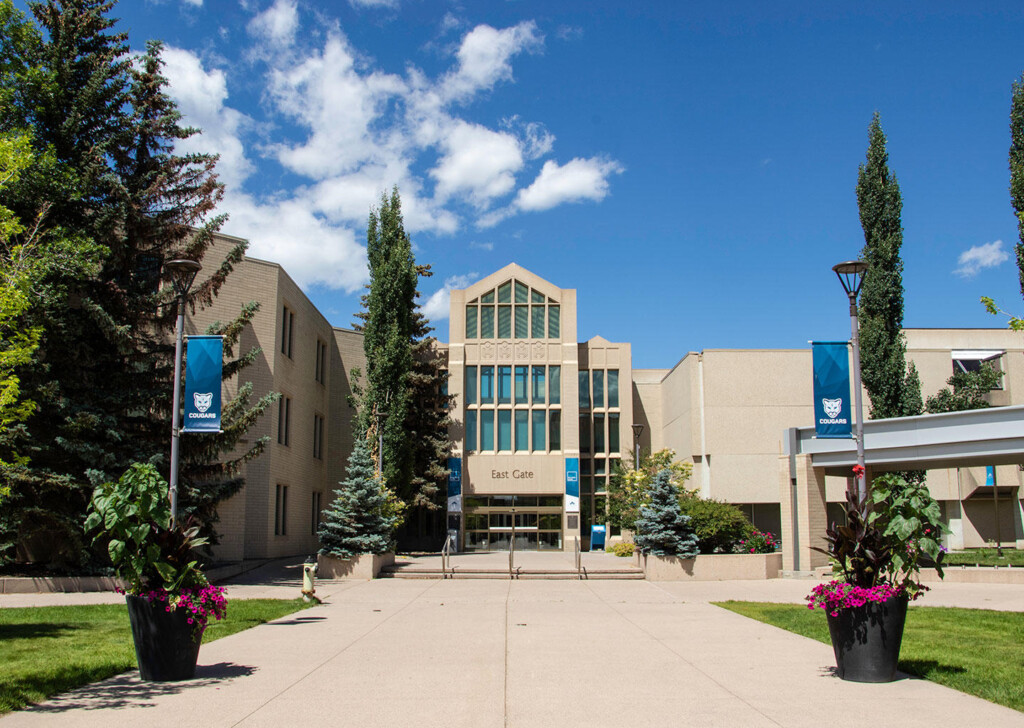 Informa es Sobre Mount Royal University No Canad Canad 