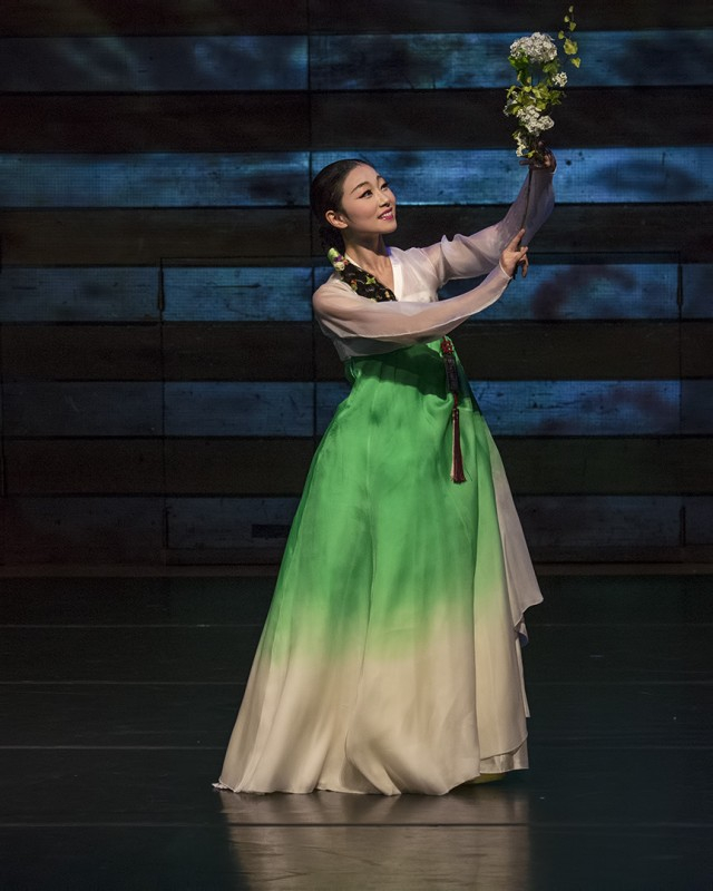 Traditional Korean Dance Performance Ashland Daily Photo